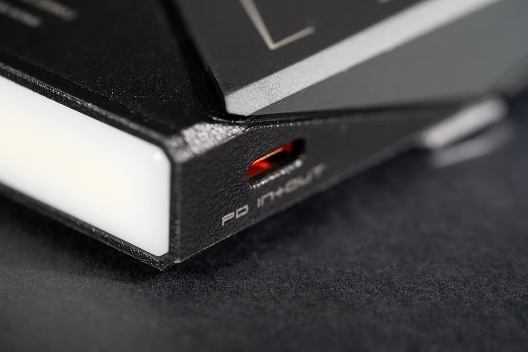 ThinkThing Cyberbank 行動電源